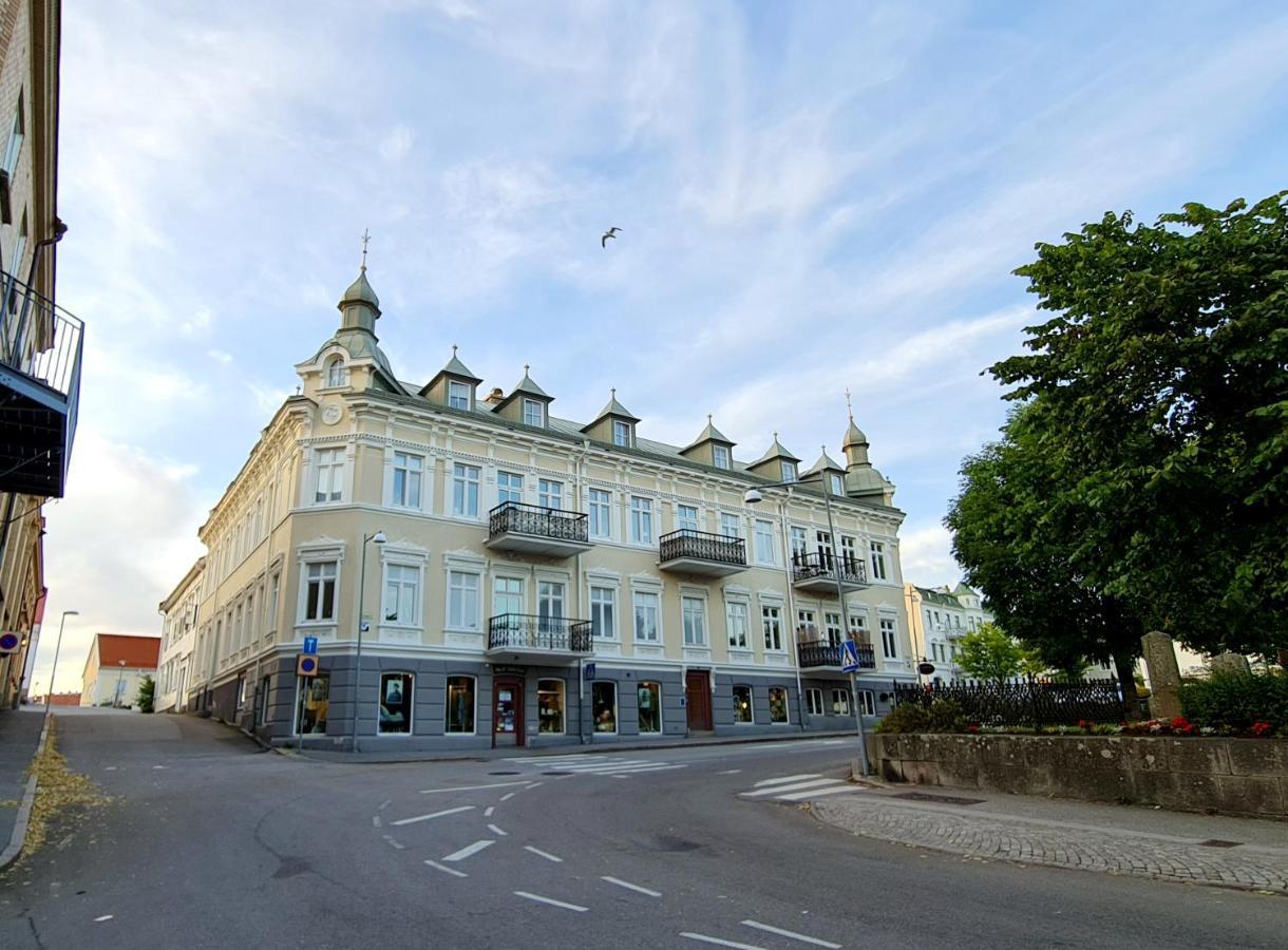 Cozy Apartment In The City Center Of Stromstad Exterior photo